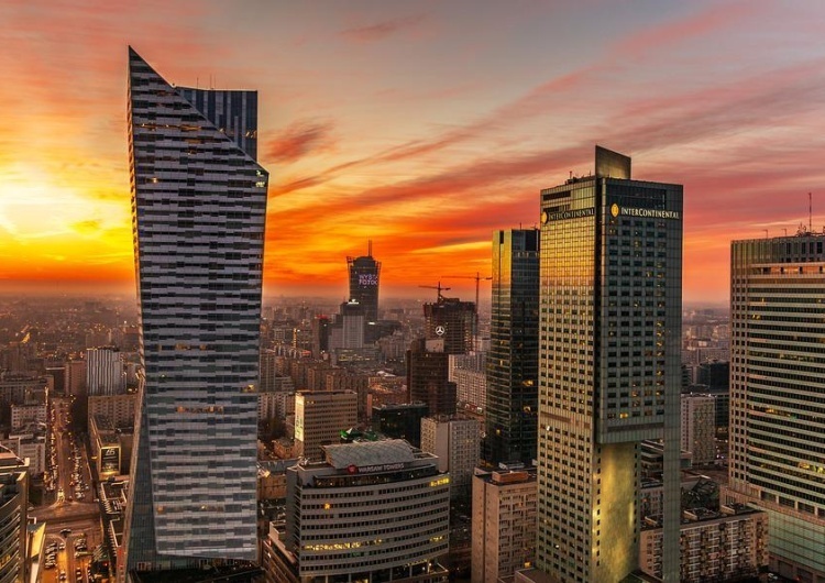 Warszawa Pomimo braku wypłat pieniędzy z KPO S&P potwierdza rating Polski