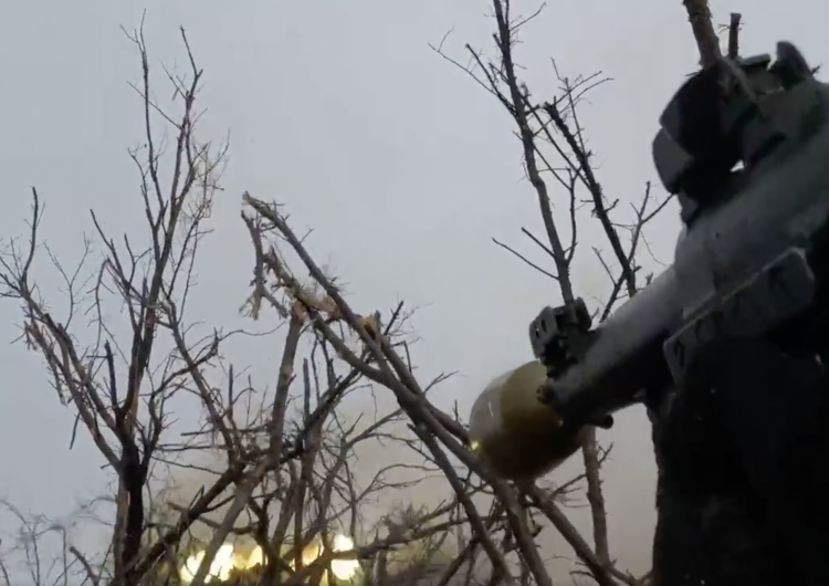 Tak wygląda walka w okopach Tak wygląda walka w okopach. Ukraiński żołnierz opublikował wstrząsające nagranie [WIDEO]