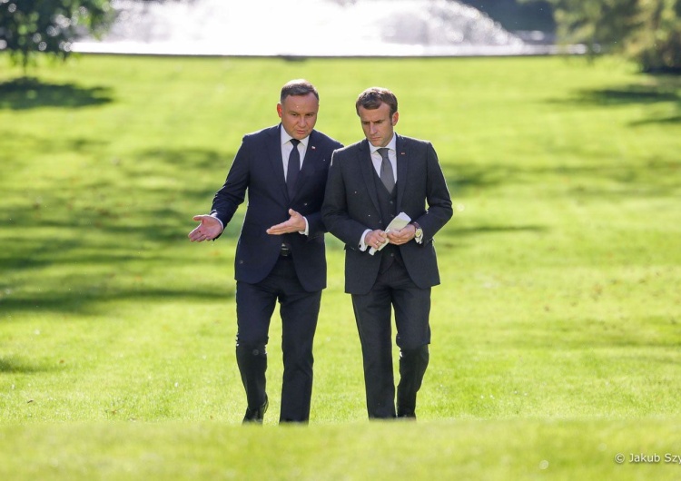 Prezydent RP Andrzej Duda i prezydent Francji Emmanuel Macron Francuskie media: Równowaga w Europie zależy od sojuszu francusko-polskiego