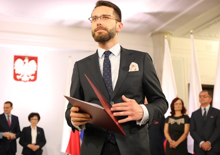 "Naśladowanie jest najwyższą formą pochlebstwa". Fogiel o haśle