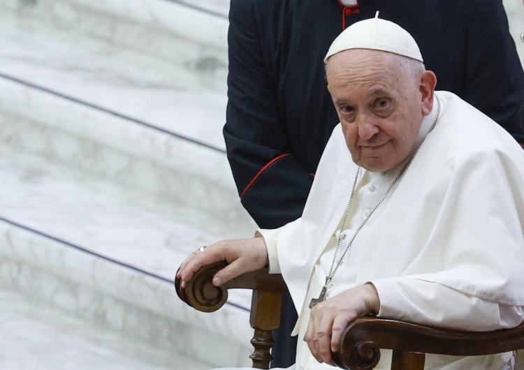 Papież Franciszek Papież: nauka powinna się „rozbroić” i służyć pokojowi