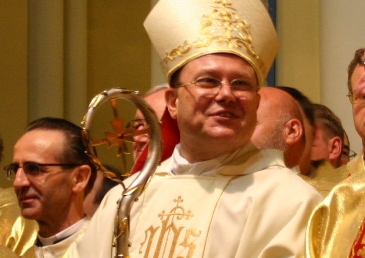 abp Paolo Pezzi Katolicki arcybiskup Moskwy o przemowie Putina: Pokój zdaje się oddalać