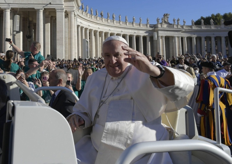 Papież Franciszek Papież: Święci są fascynującym komentarzem do Ewangelii