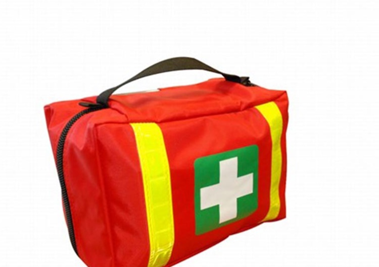  Apteczki pierwszej pomocy – co powinno znajdować się na wyposażeniu? 