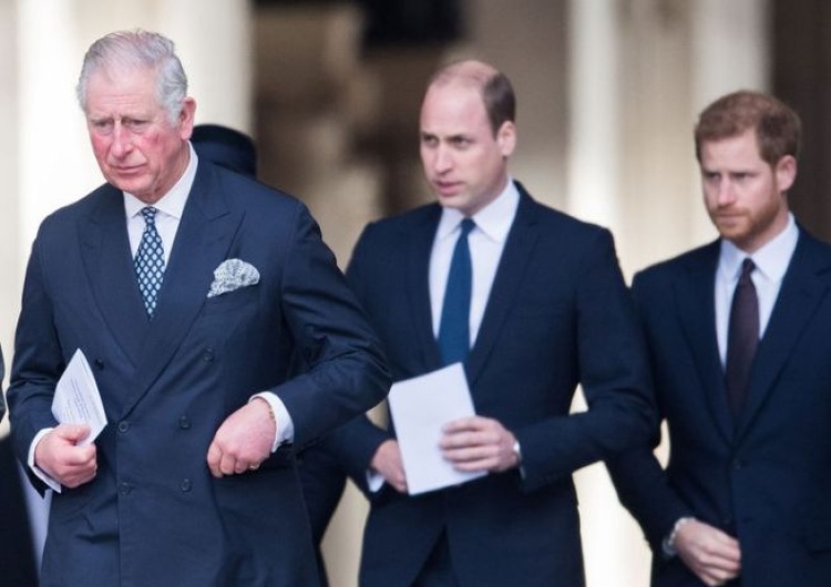Król Karol III, książę William i książę Harry  Koszmar króla Karola III. Pałac Buckingham może całkowicie wykluczyć księcia Harry’ego
