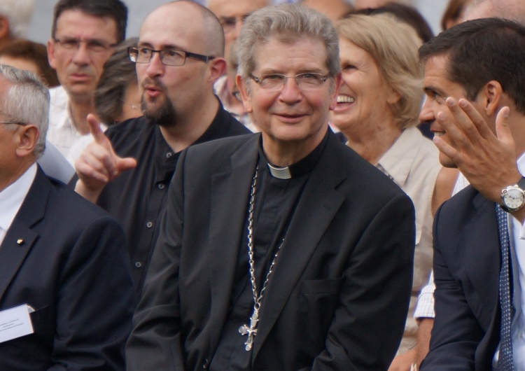 abp Laurent Ulrich Arcybiskup Paryża sprzeciwia się nauczaniu katechizmu oraz temu, by Notre Dame służyła tylko chrześcijanom