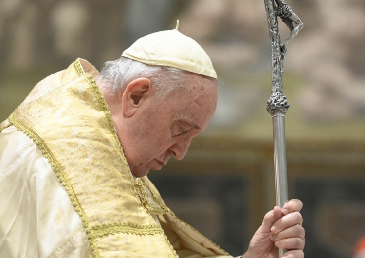 Papież Franciszek Media huczą od spekulacji. Papież przyjął abp. Gänsweina. W tle kwestia publikacji książki