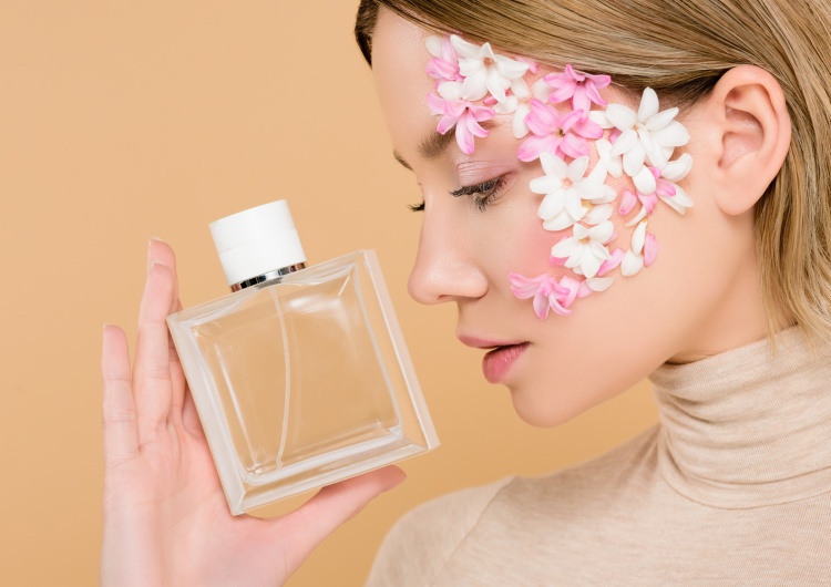  Top damskie perfumy – doskonały pomysł na prezent, który ucieszy Twoją drugą połówkę