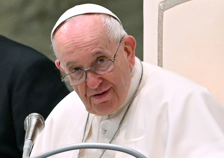 Papież Franciszek Papież: Spowiednik powinien przebaczać, nie torturować